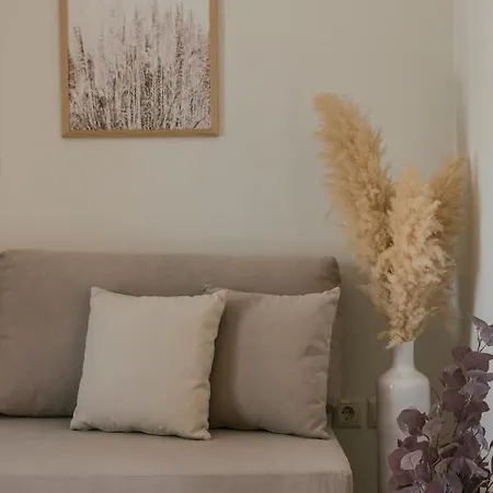 Cavaliere Seafront Suite - Theseus