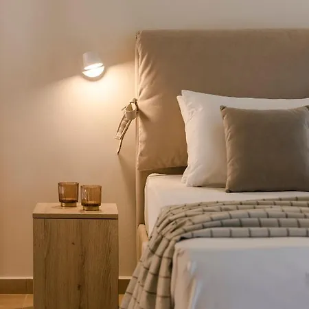 Cavaliere Seafront Suite - Theseus