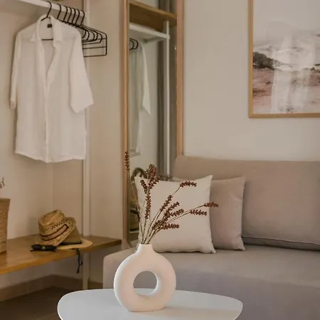 Cavaliere Seafront Suite - Theseus *