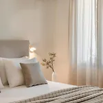 Дом отдыха Cavaliere Seafront House - Theseus *