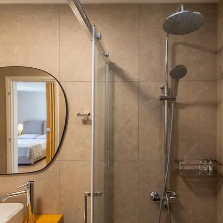 Cavaliere Seafront House - Theseus *