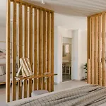 Cavaliere Seafront House - Theseus *
