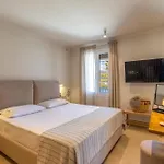 Σπίτι διακοπών Cavaliere Seafront House - Theseus *