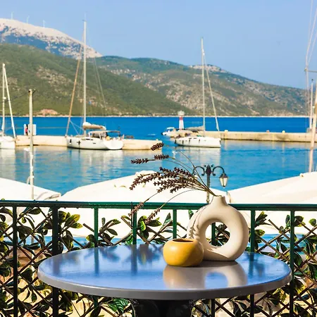 Theseus Seafront House 度假居 萨米