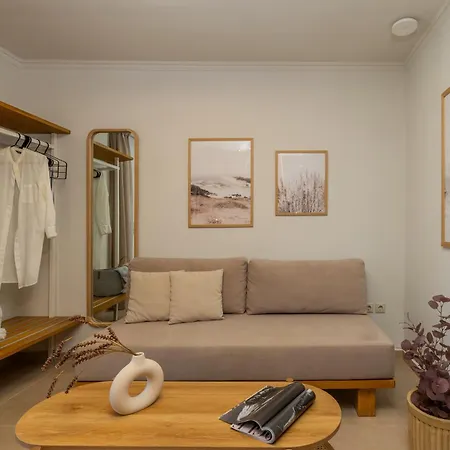بيت للعطل Cavaliere Seafront House - Theseus